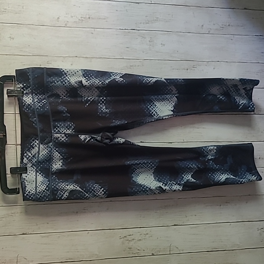 Athleta Electro Sonar Capri Leggings Blue Size L
